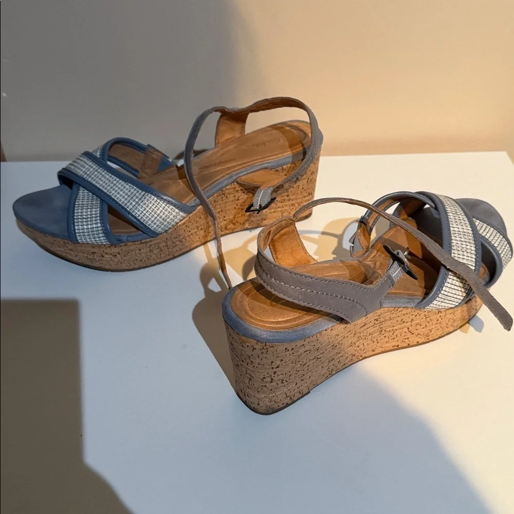 Clarks elegant blue